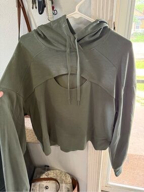 Women's Olive Green Cutout Crop Active Hoodie